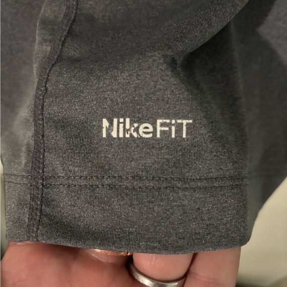 Nike Pro Fit Tshirt - Picture 2 of 6